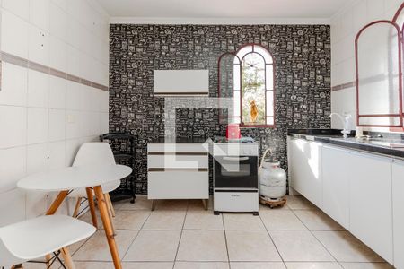 Cozinha de casa para alugar com 1 quarto, 50m² em Jardim Aeroporto, São Paulo