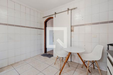 Cozinha de casa para alugar com 1 quarto, 50m² em Jardim Aeroporto, São Paulo