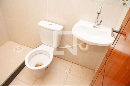 Banheiro de apartamento para alugar com 1 quarto, 50m² em Taquara, Rio de Janeiro