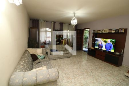 Casa à venda com 210m², 3 quartos e 4 vagasSala