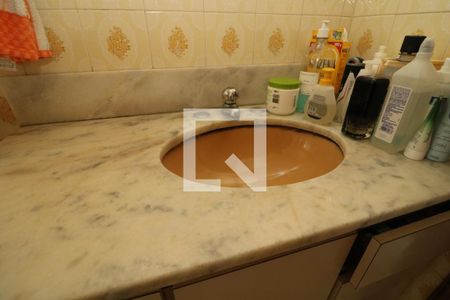 Casa à venda com 210m², 3 quartos e 4 vagasBanheiro