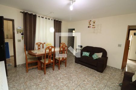 Casa à venda com 210m², 3 quartos e 4 vagasSala 2