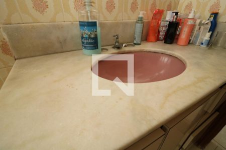 Casa à venda com 210m², 3 quartos e 4 vagasBanheiro suite