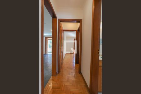 Corredor de apartamento para alugar com 2 quartos, 120m² em Bela Vista, Porto Alegre