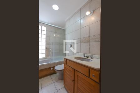 Apartamento para alugar com 120m², 2 quartos e 2 vagasBanheiro da Suite