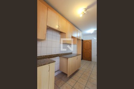 Apartamento para alugar com 120m², 2 quartos e 2 vagasCozinha