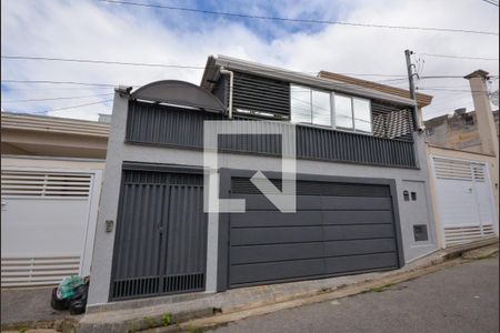 Casa à venda com 130m², 2 quartos e 2 vagasFachada