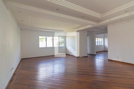 Casa para alugar com 402m², 5 quartos e 4 vagas Casa para alugar com 402m², 5 quartos e 4 vagasSala