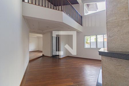 Casa para alugar com 402m², 5 quartos e 4 vagas Casa para alugar com 402m², 5 quartos e 4 vagasSala