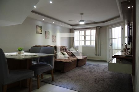 Casa de condomínio à venda com 181m², 3 quartos e 3 vagasSala