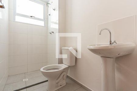 Banheiro de apartamento à venda com 2 quartos, 43m² em Vila Suzana, São Paulo