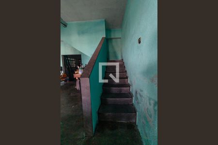 Casa à venda com 850m², 4 quartos e 8 vagasEscada da garagem