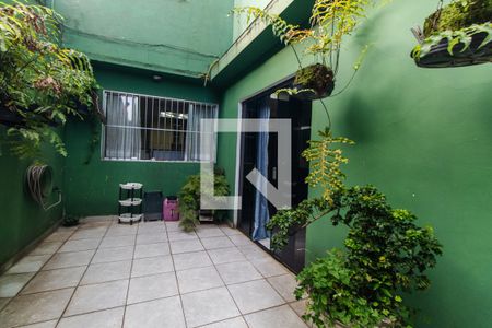 Casa à venda com 850m², 4 quartos e 8 vagasQuintal