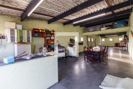 Casa à venda com 850m², 4 quartos e 8 vagasSalão