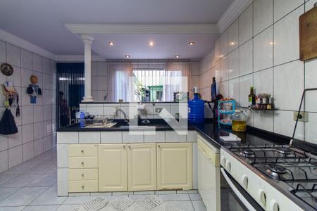 Casa à venda com 850m², 4 quartos e 8 vagasCozinha