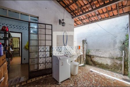 Casa à venda com 180m², 3 quartos e 1 vagaÁrea de Serviço