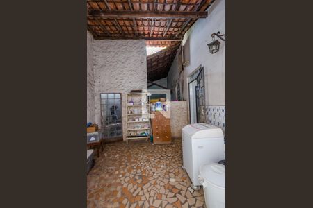 Casa à venda com 180m², 3 quartos e 1 vagaÁrea de Serviço