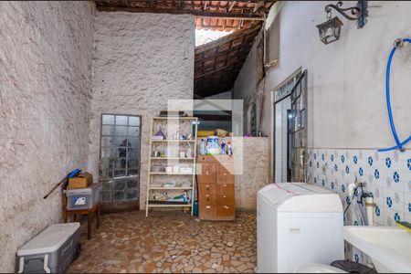 Casa à venda com 180m², 3 quartos e 1 vagaÁrea de Serviço