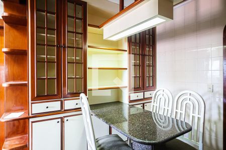 Apartamento à venda com 264m², 4 quartos e 2 vagas Apartamento à venda com 264m², 4 quartos e 2 vagasCopa