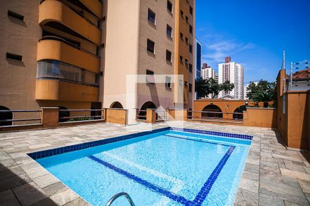 Apartamento à venda com 264m², 4 quartos e 2 vagas Apartamento à venda com 264m², 4 quartos e 2 vagasÁrea comum - Piscina