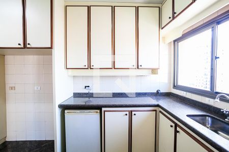 Apartamento à venda com 264m², 4 quartos e 2 vagas Apartamento à venda com 264m², 4 quartos e 2 vagasCozinha