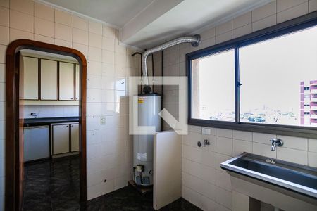 Apartamento à venda com 264m², 4 quartos e 2 vagas Apartamento à venda com 264m², 4 quartos e 2 vagasÁrea de Serviço