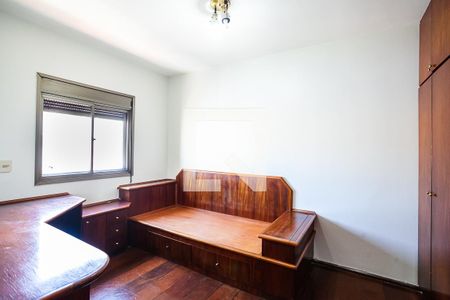 Apartamento à venda com 264m², 4 quartos e 2 vagas Apartamento à venda com 264m², 4 quartos e 2 vagasSuíte 2