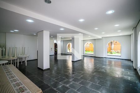 Apartamento à venda com 264m², 4 quartos e 2 vagas Apartamento à venda com 264m², 4 quartos e 2 vagasÁrea comum - Salão de festas
