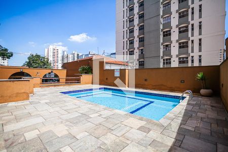 Apartamento à venda com 264m², 4 quartos e 2 vagas Apartamento à venda com 264m², 4 quartos e 2 vagasÁrea comum - Piscina