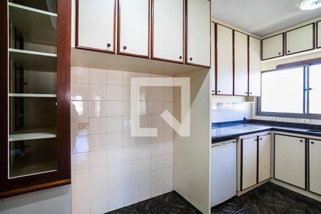 Apartamento à venda com 264m², 4 quartos e 2 vagas Apartamento à venda com 264m², 4 quartos e 2 vagasCozinha