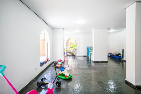 Apartamento à venda com 264m², 4 quartos e 2 vagas Apartamento à venda com 264m², 4 quartos e 2 vagasBrinquedoteca