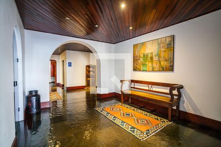 Apartamento à venda com 264m², 4 quartos e 2 vagas Apartamento à venda com 264m², 4 quartos e 2 vagasHall social