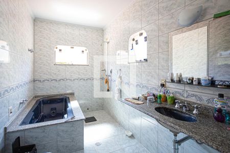 Casa à venda com 300m², 4 quartos e 6 vagas Casa à venda com 300m², 4 quartos e 6 vagasBanheiro 2