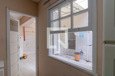 Casa à venda com 138m², 3 quartos e 2 vagasQuarto de Serviço