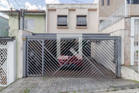 Casa à venda com 138m², 3 quartos e 2 vagasFachada