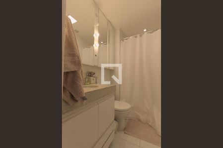 Apartamento à venda com 92m², 2 quartos e 2 vagasBanheiro Social