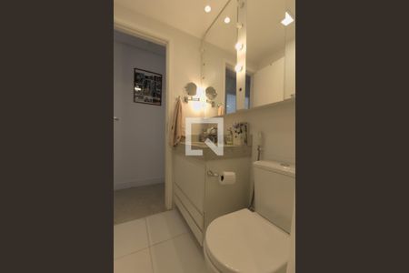 Apartamento à venda com 92m², 2 quartos e 2 vagasBanheiro Social