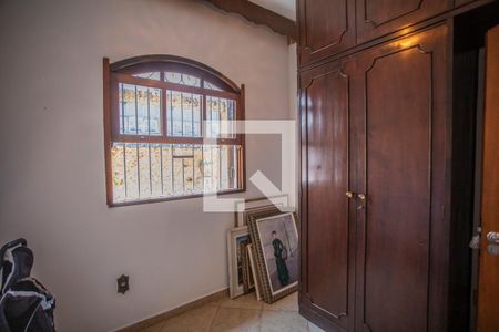 Casa à venda com 186m², 3 quartos e 2 vagasQuarto 3