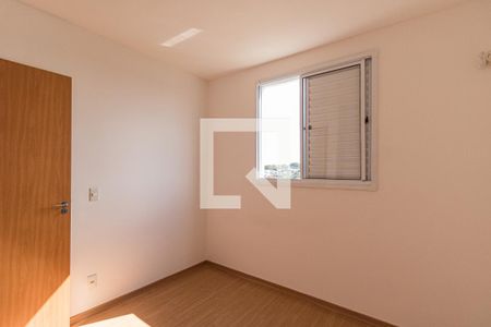 Quarto 2 de apartamento para alugar com 2 quartos, 48m² em Rubem Berta, Porto Alegre