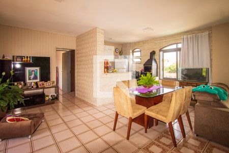 Casa à venda com 500m², 8 quartos e 3 vagas Casa à venda com 500m², 8 quartos e 3 vagasSala 4