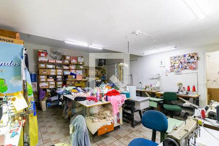 Casa à venda com 360m², 4 quartos e 3 vagasEdícula - Quarto de apoio