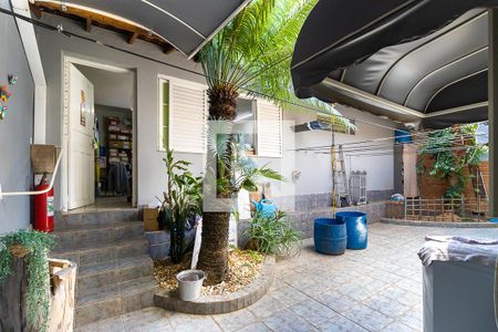 Casa à venda com 360m², 4 quartos e 3 vagasQuintal e fachada da edícula