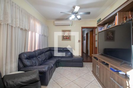 Sala de casa à venda com 4 quartos, 270m² em Nonoai, Porto Alegre