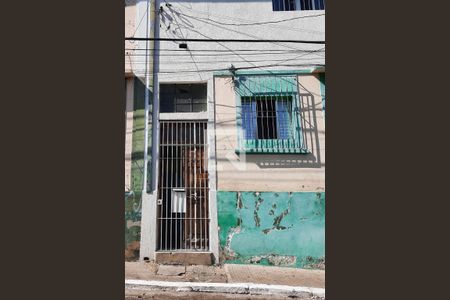 Casa à venda com 97m², 2 quartos e sem vaga Casa à venda com 97m², 2 quartos e sem vagaFachada