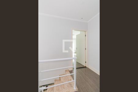 Casa à venda com 350m², 5 quartos e 3 vagas Casa à venda com 350m², 5 quartos e 3 vagasCorredor