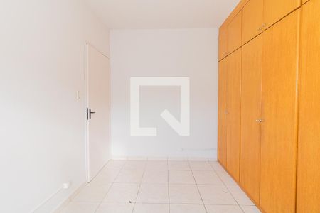 Casa à venda com 350m², 5 quartos e 3 vagas Casa à venda com 350m², 5 quartos e 3 vagasQuarto 1 - Casa 2