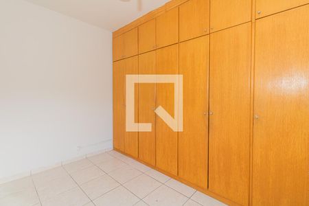Casa à venda com 350m², 5 quartos e 3 vagas Casa à venda com 350m², 5 quartos e 3 vagasQuarto 1 - Casa 2