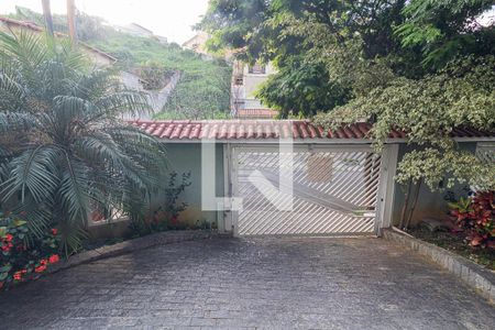 Casa à venda com 350m², 5 quartos e 3 vagas Casa à venda com 350m², 5 quartos e 3 vagasGaragem