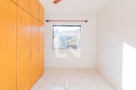 Casa à venda com 350m², 5 quartos e 3 vagas Casa à venda com 350m², 5 quartos e 3 vagasQuarto 1 - Casa 2