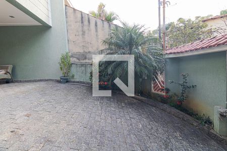 Casa à venda com 350m², 5 quartos e 3 vagas Casa à venda com 350m², 5 quartos e 3 vagasGaragem